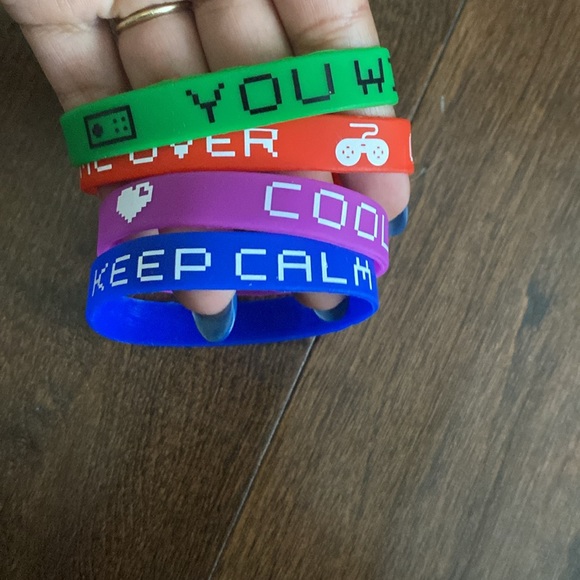 BUNDLE🎮!!! - Picture 2 of 5